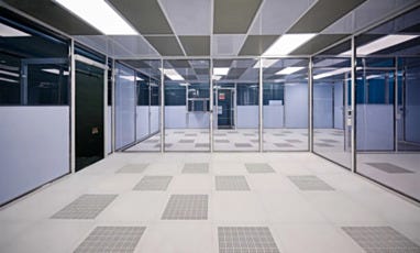 straight on view of custom hardwall modular cleanroom