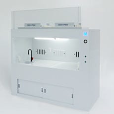 Polypropylene wet chemical station with vertical manual sliding static-dissipative shield