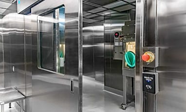 Stainless steel pharmaceutical cleanroom with glovebox isolator and pass-through window