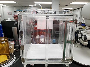 Acrylic vacuum chamber with front swinging door