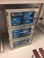 3 chamber plexiglass desiccator cabinet for kitted totes