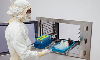 Passthrough Chambers with BioSafe EZ-Out Rack