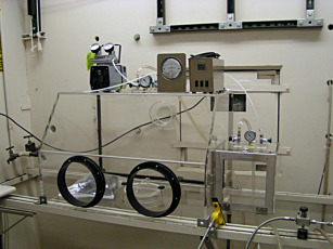 Negative pressure acrylic glovebox with side airlock for silicon wafer processing