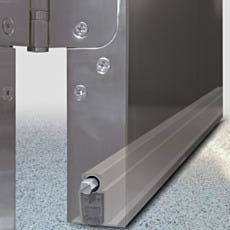 Automatic door bottom gasket installed to stainless steel cleanroom door