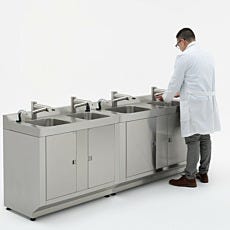 UltraClean™ 4-sink hand washer with automatic faucets and air dryers