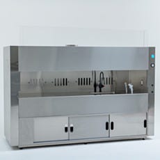 Stainless steel wet chemical station with vertical manual sliding static-dissipative shield