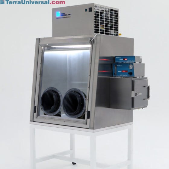 Refrigerated glove box for testing electronics under different atmospheres and temperatures