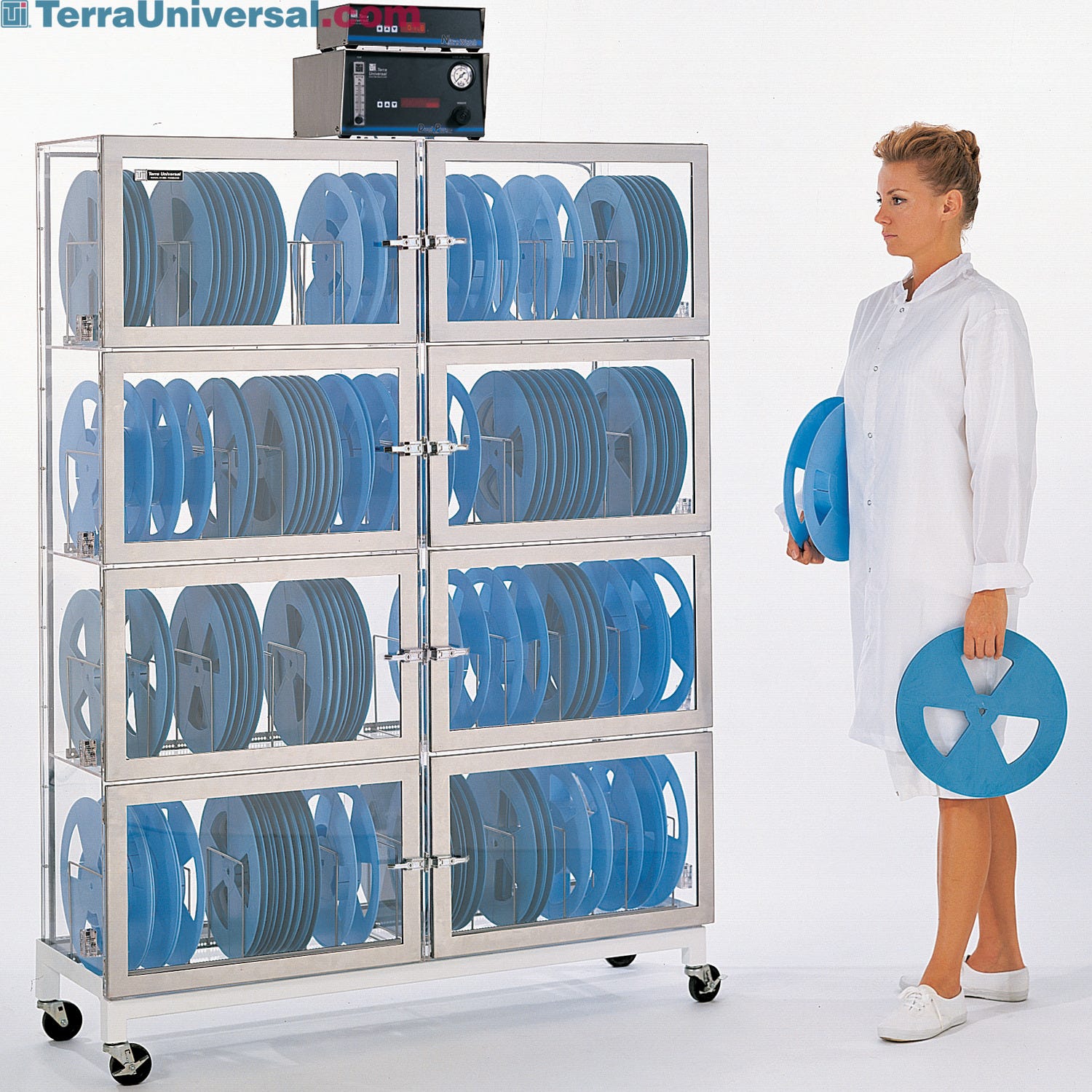 Vertical Dry Storage Desiccator for NonStackable Material