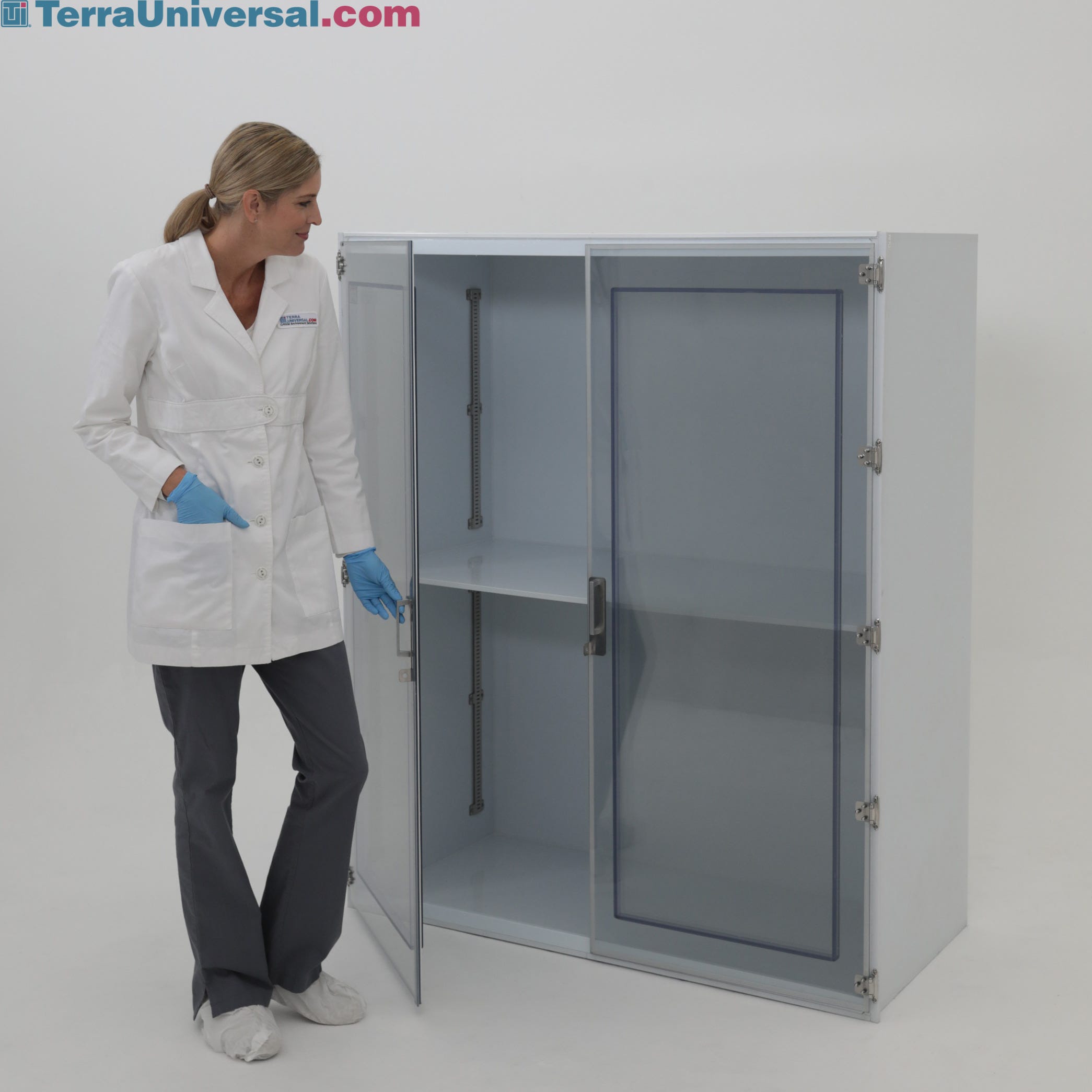 https://www.terrauniversal.com/media/asset-library/cache/original/watermark_c/1/f/r/freestanding-laboratory-storage-cabinet-double-door-two-chamber.jpg