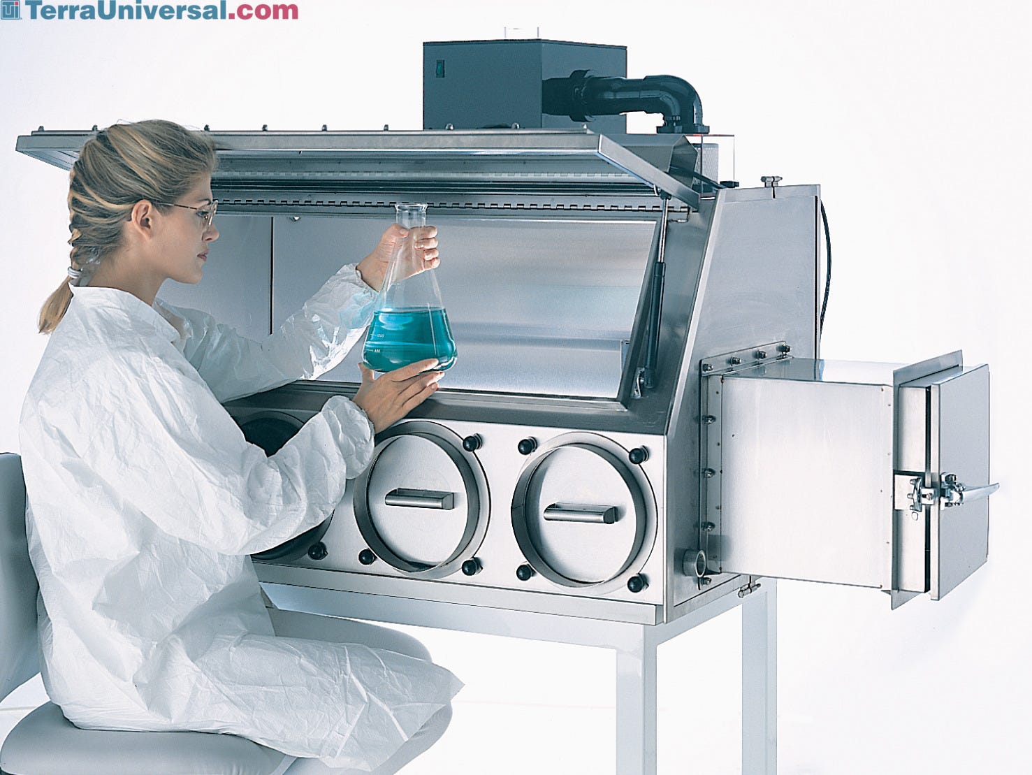 Glove Boxes Isolation & Containment Chambers