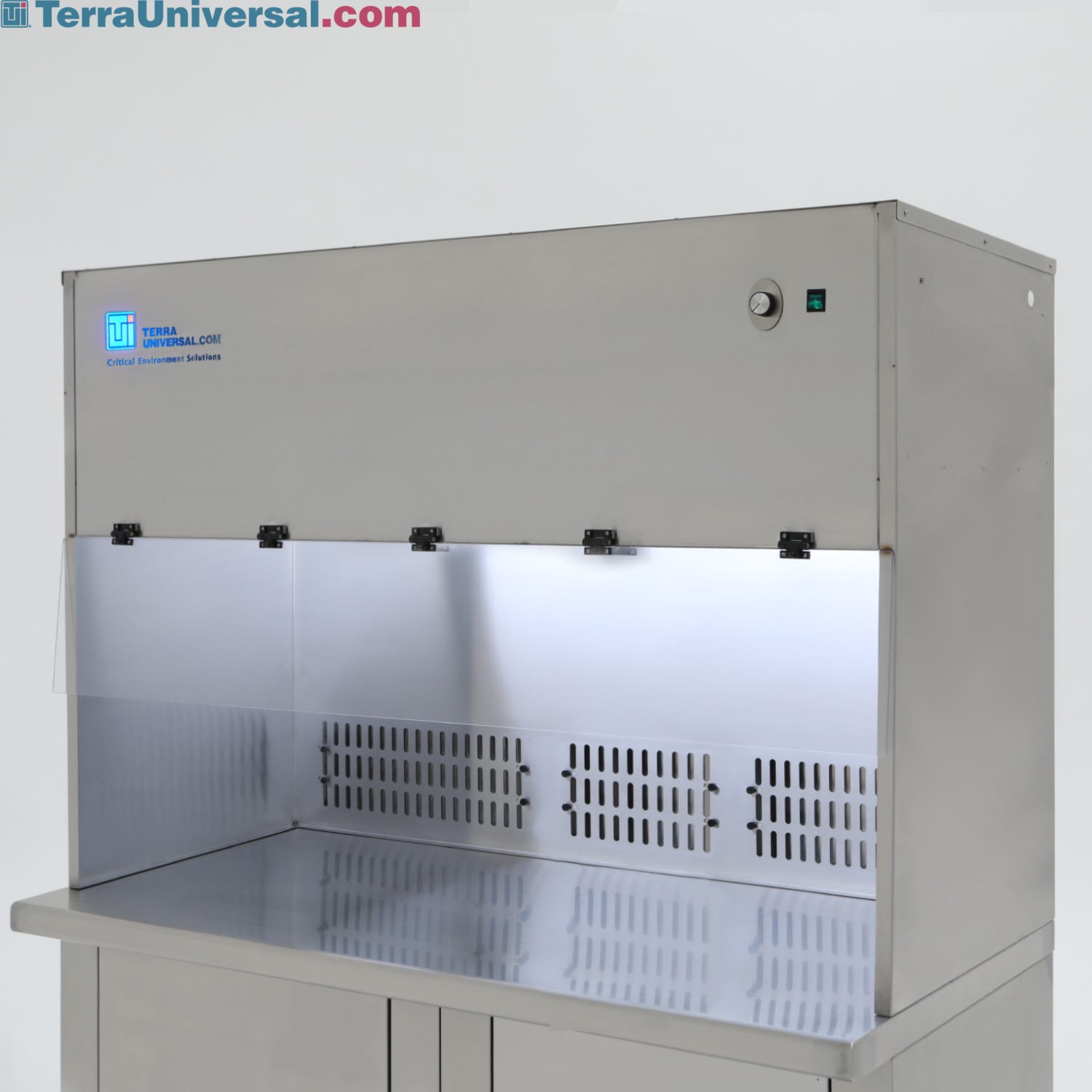Laminar Flow Hoods & Clean Benches