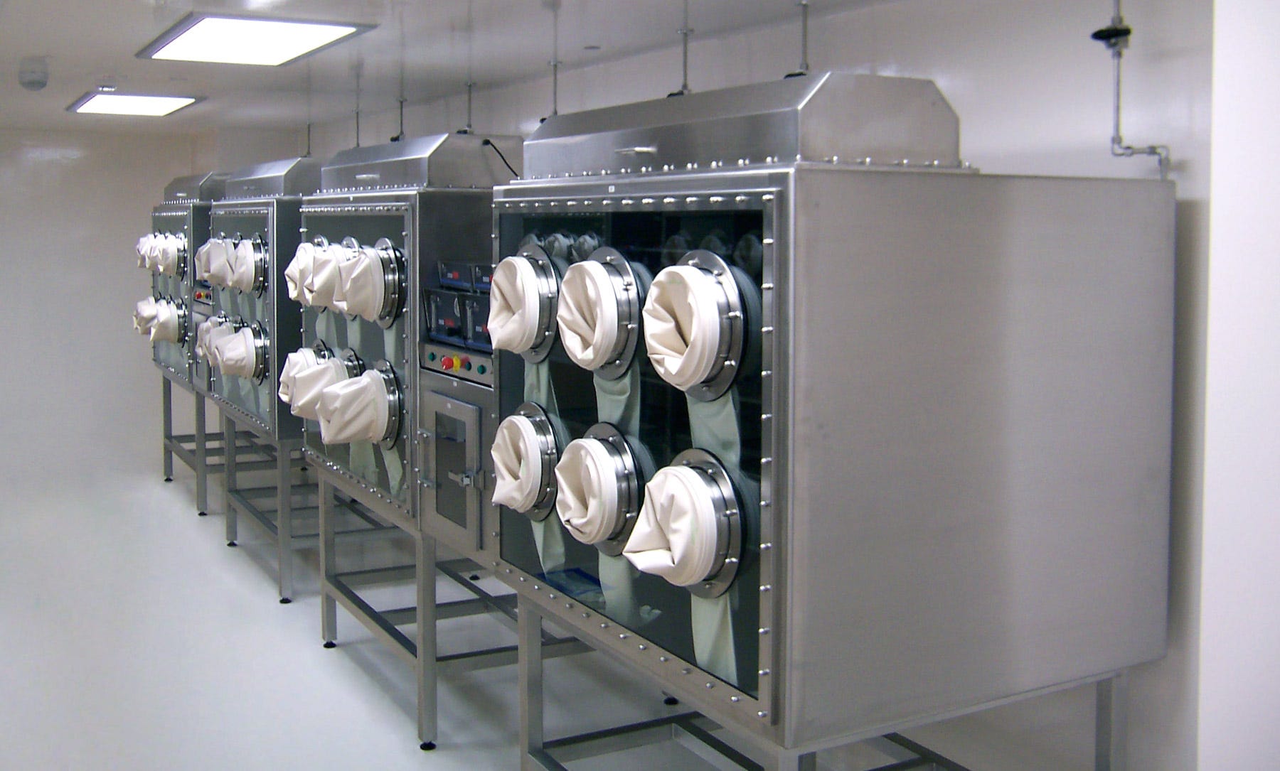 Meteorite Nitrogen Glovebox Isolator
