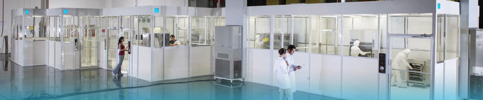 Hardwall cleanroom, shown with SDPVC external panels