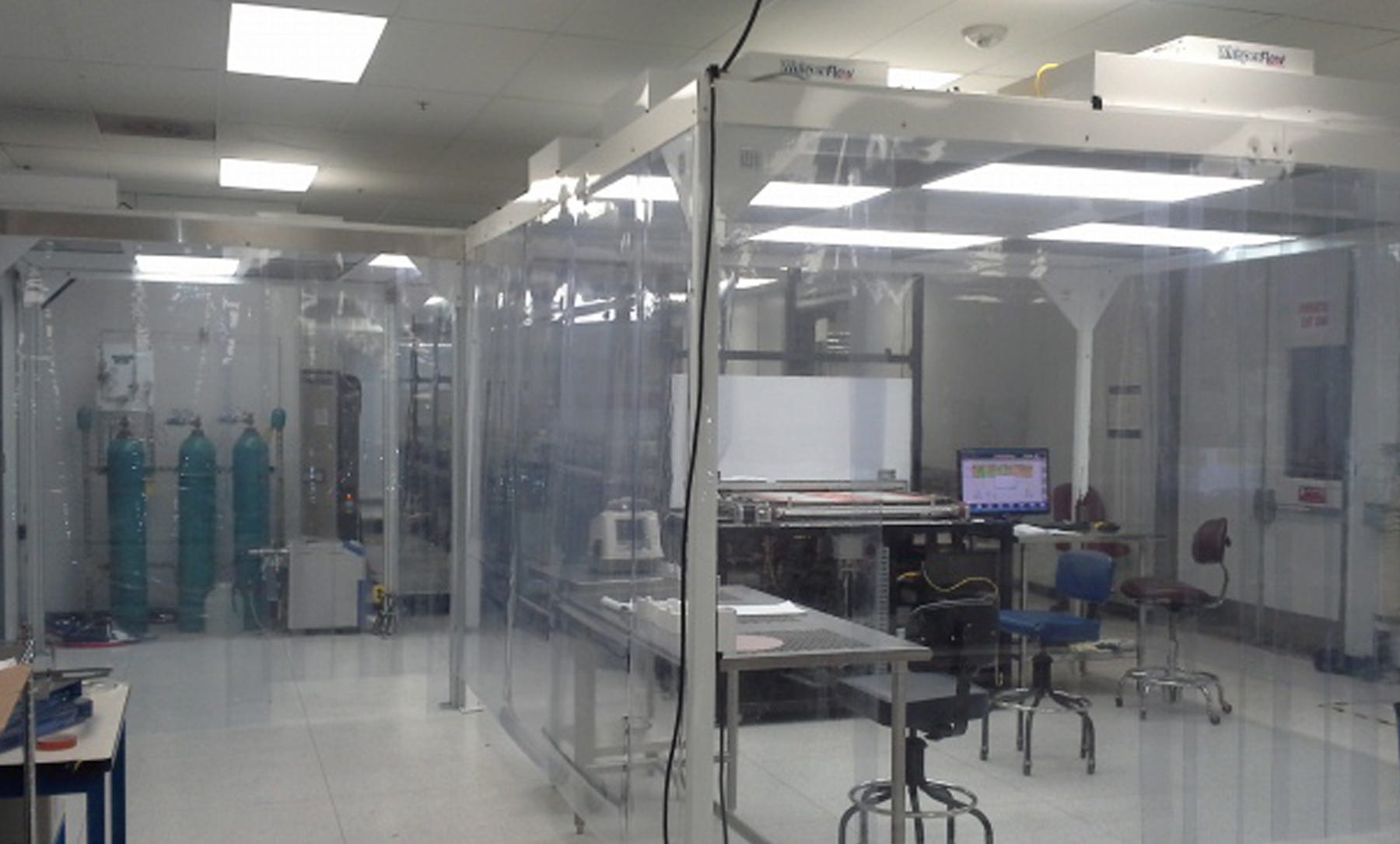 Softwall modular cleanrooms installed inside lab