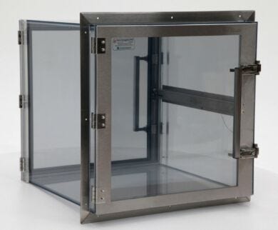 Reduces contamination by providing a clean way to transfer equipment.  |  1991-82D displayed