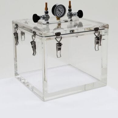Provide a safe, convenient way to transport moisture-and particle-sensitive materials. | 5235-03B displayed