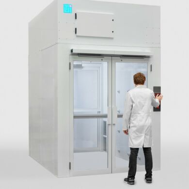 Automatic double doors facilitate pallet movement through while maintaining ISO air integrity | 6010-80A displayed