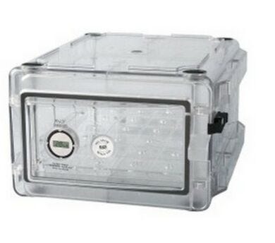 Secador 1.0 is a Bel-Art portable desiccator made from Copolyester. Includes a humidity meter to measure relative humidity of the chamber.  |  1538-08 displayed