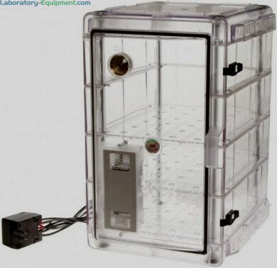 A Clear Copolyester Bel-Art Secador 4.0 Desiccator blocks 99% of UV light from penetrating the interior of the desiccator. | 1539-41 displayed