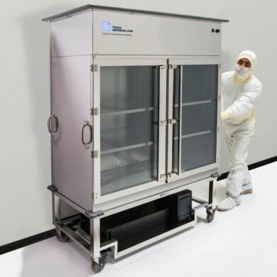 PureFlow Laminar Transport Cart system provides an uninterrupted vertical laminar flow of HEPA-filtered air in the storage area  |  1529-68 displayed