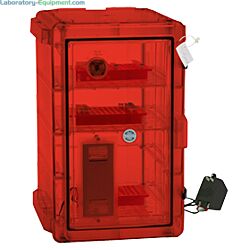 An Amber Copolyester Bel-Art Secador 2.0 Desiccator blocks 99% of UV light from penetrating the interior of the desiccator. | 1539-39 displayed
