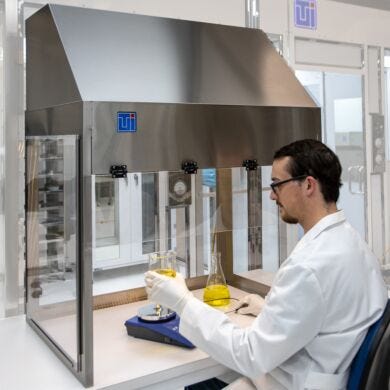 The Ducted Laboratory Fume Hood includes a stainless steel ventilator with a powerful 1200 CFM four-speed fan  |  5015-35 displayed