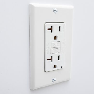Duplex outlet with installed quick-connect plug for streamlining installation  |  6704-33A displayed