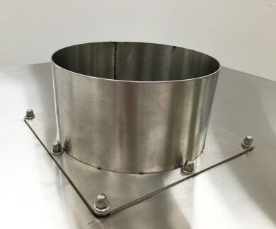 Removes solvents and other hazardous vapors from materials while they are in the pass-through  |  6705-23 displayed