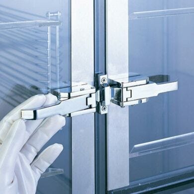 Terra’s products are made of cleanroom compatible, top tier hardware; designed and tested to guarantee the highest quality, durability, and craftsmanship | 1603-40-2-316L displayed