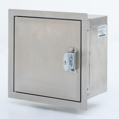 Flush wall mount cabinet maximizes space efficiency in tight lab spaces while minimizing particle accumulation | 2640-99 displayed