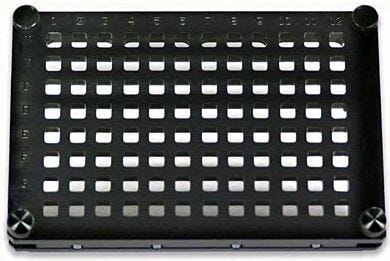 Cassettes prevent cross contamination and the well top prevents sample evaporation  |  3033-36 displayed