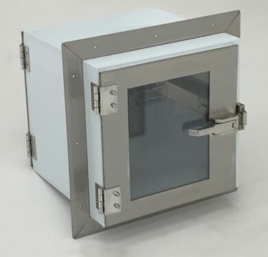 Polypropylene pass-through chamber provides strength and broad chemical resistance; interlock prevents cross-contamination  |  1992-26D displayed