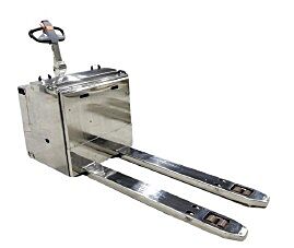 Features a 24-volt system with an onboard charger, delivering industrial-grade power without the hassle of external charging equipment  |  1735-25 displayed
