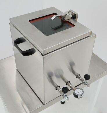 ISO-rated stainless steel vacuum chamber; double-wall 304 sheet metal design, tempered glass window, heat-resistant vacuum oven silicone gasket, 13