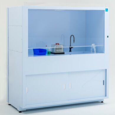 Chemical-resistant ValuLine™ wet bench with 72