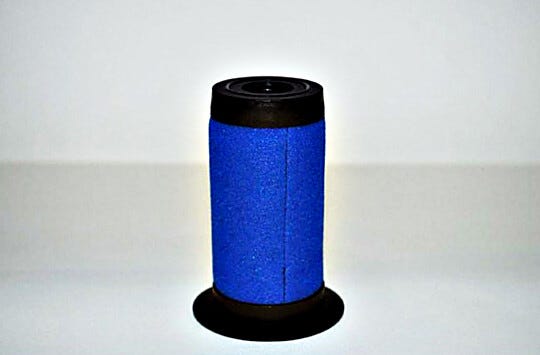 Removes particles and liquid vapors from the feed line  |  2700-16 displayed