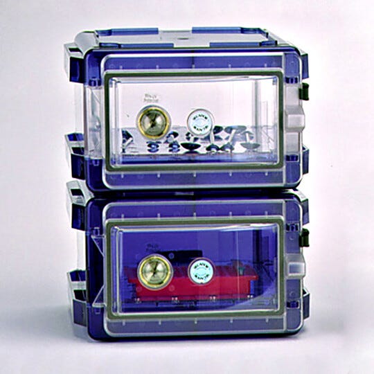 Portable and stackable Secador 1.0 plastic desiccators from Bel-Art feature a door-mounted hygrometer and side handles for easy lifting   |  1538-09 displayed