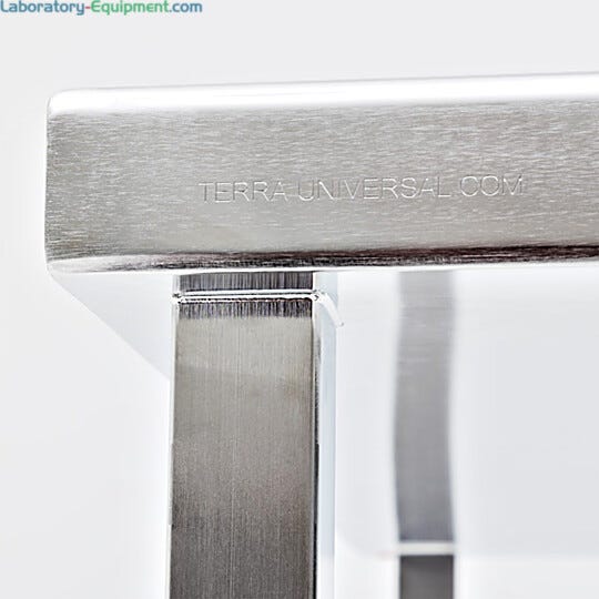 Fully encapsulated, ISO 5 table top eliminates crevices and gaps that may harbor contaminants | 9605-34 displayed