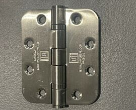 304 stainless steel hinge with Terra Universal logo  |  PA08059 displayed