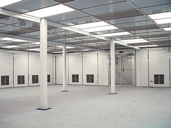 Insulated hardwall cleanroom with polypropylene wall panels. | 6601-19 displayed
