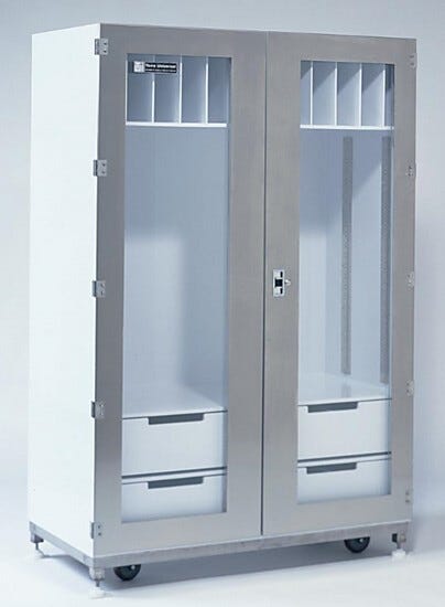 Offers cleanliness and excellent resistance to process chemistries used throughout the wafer fab  |  1683-09 displayed