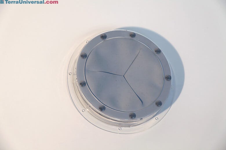 The self-closing Iris Port Adapter attaches to Terra's 8