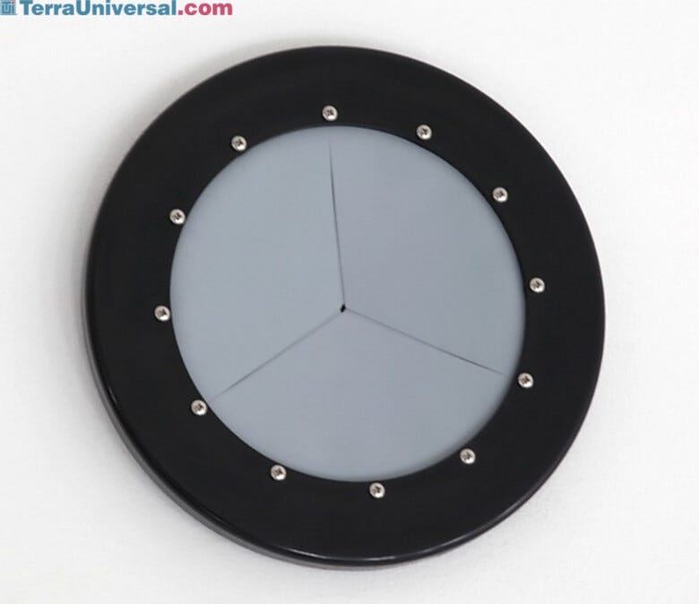 The self-closing Iris Port Adapter attaches to Terra's 10