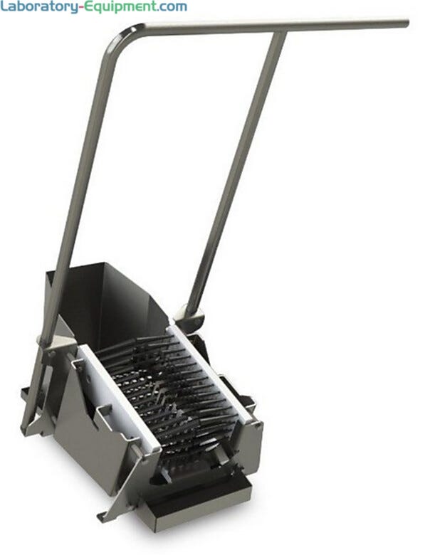 Stationary bristles brush off large debris before sanitizing  |  5608-01 displayed