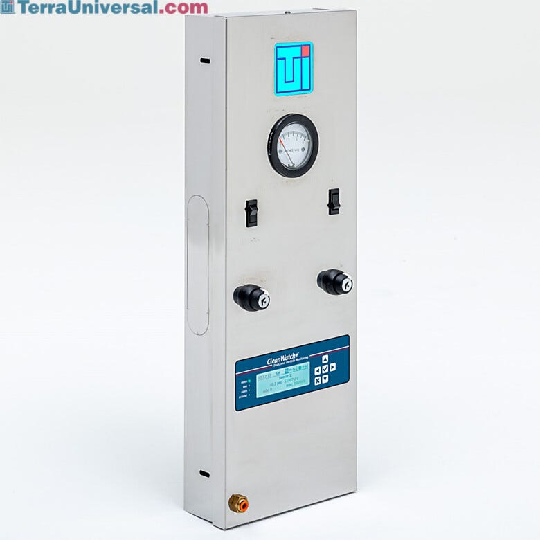 This control panel features integrated CleanWatch+® DualZone™ Environmental Monitoring for real-time particle counting and differential pressure measurement | 6600-23A-CW displayed