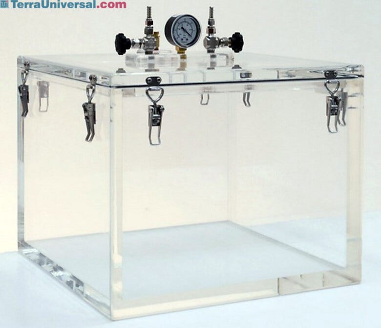 Shown with included vacuum gauge and metering valves.  |  5235-04B displayed