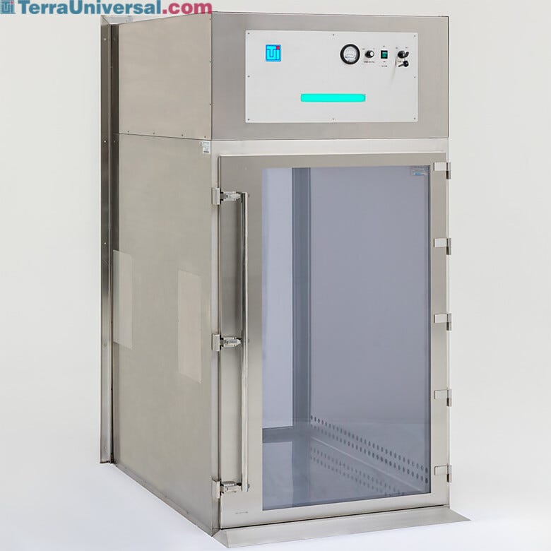 Vertical flow of ULPA-filtered air inside this Smart Pass-Through washes away surface particles to protect parts and minimize cross-contamination  |  6705-68-316 displayed