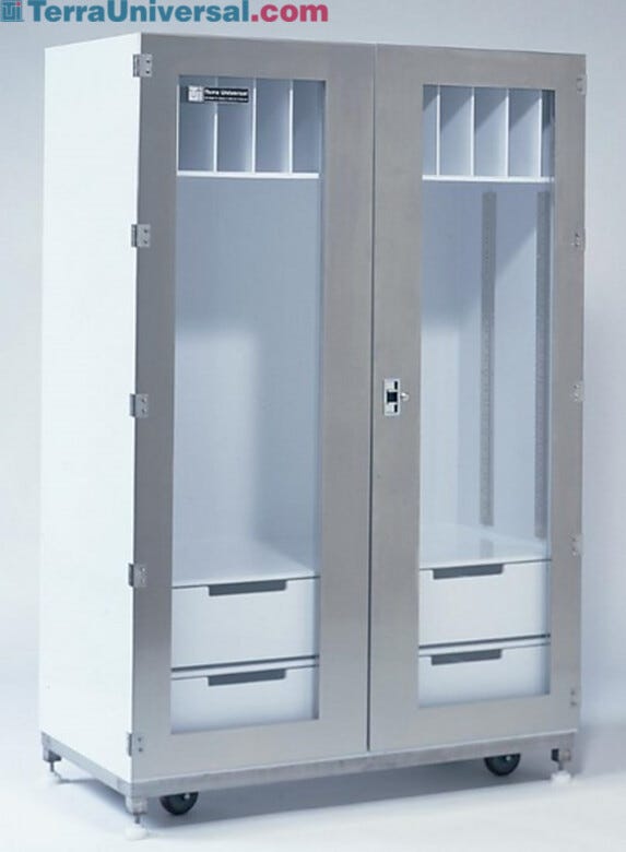 Offers cleanliness and excellent resistance to process chemistries used throughout the wafer fab  |  1683-09 displayed