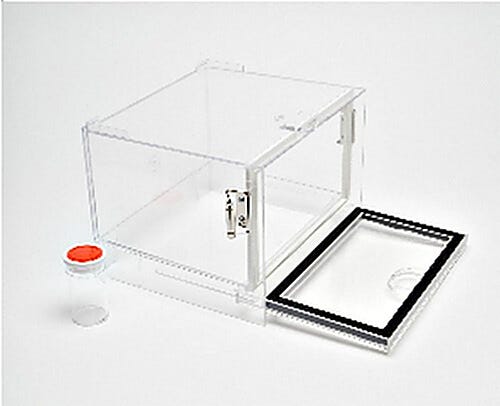 Small-footprint unit preserves precious benchtop space (accessories not included)  |  1539-59 displayed