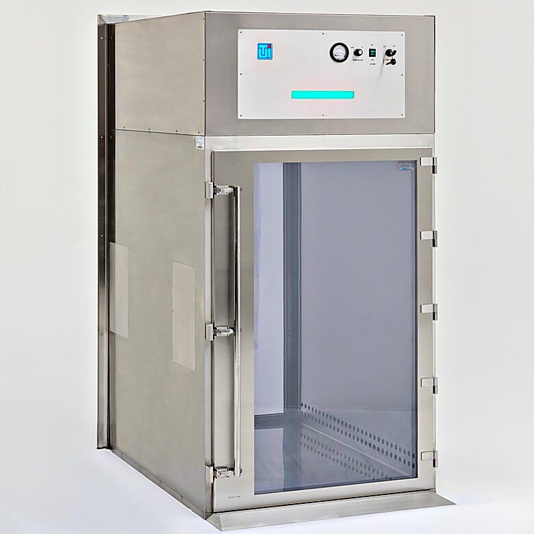 Vertical flow of ULPA-filtered air inside this Smart Pass-Through washes away surface particles to protect parts and minimize cross-contamination | 6705-68-316 displayed